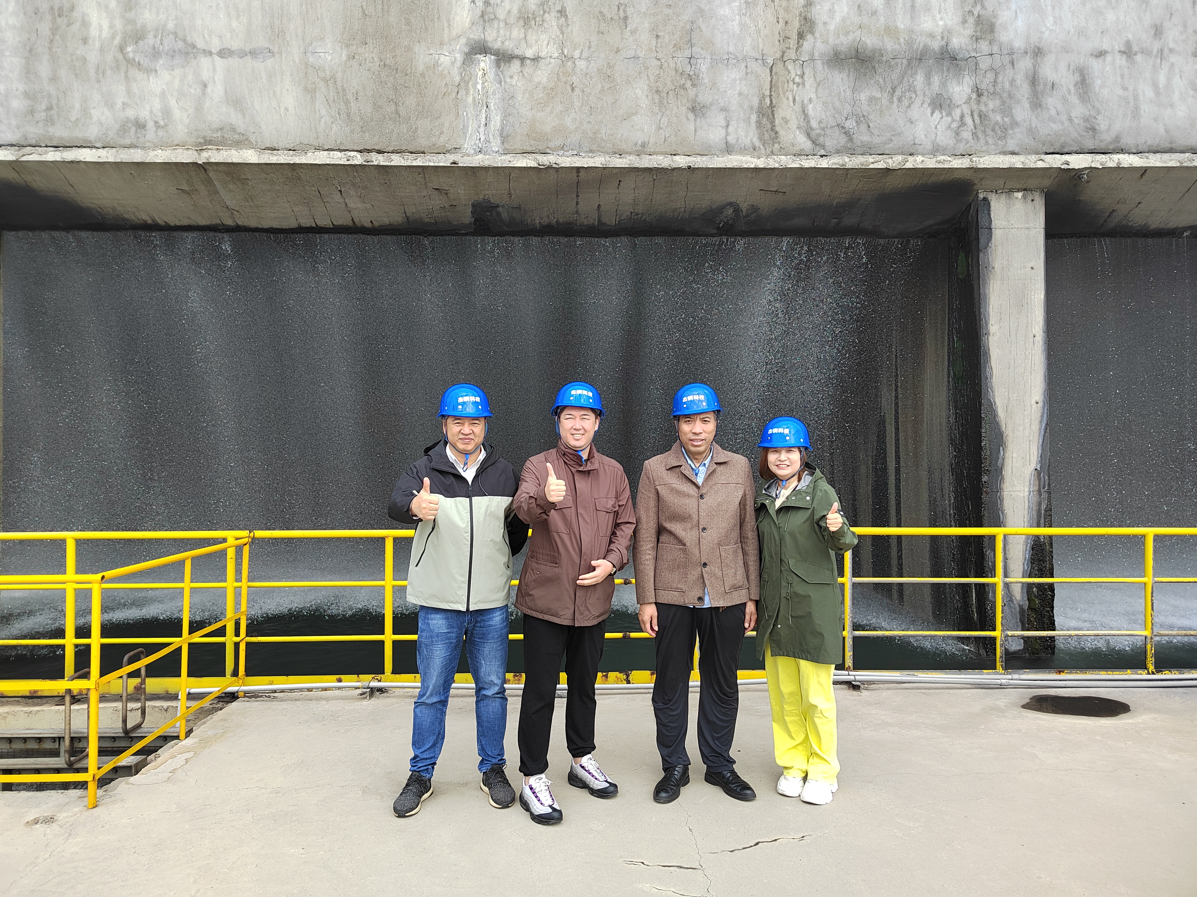 1730792898230042.jpg 0e5aecbadf5767efa3da66660c18f37.jpg